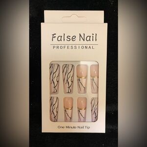 Black and White Patterned False Nails